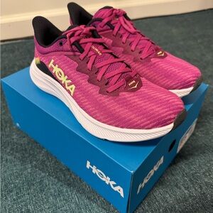 NIB Hoka Solimar women’s running shoes/sneaker in pink size US 8.5